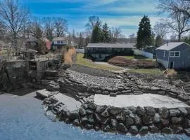 Lakefront 5 Bedroom Vacation Home - Sleeps 12!