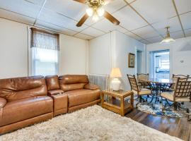 Pool Access Bath Vacation Rental Condo!，位于Hollo的酒店