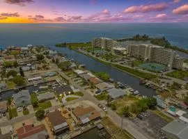 Sea la Vie water front house