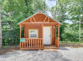 Direct ATV Trail Access Mtn-View Huntsville Gem，位于Caryville的酒店