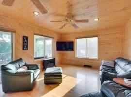 Lakefront Birchwood House with Deck and Fire Pit!，位于Birchwood的酒店