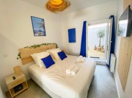 Le Santorini - centre ville & terrasse privée，位于贝休恩的度假短租房