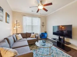 Stylish 1 BR Apartment w Movie Theater
