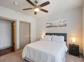 Comfy Retreat Balcony Views Amenities