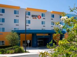 SPOT X Hotel Orlando Intl Dr by The Red Collection，位于奥兰多奥兰多海洋世界区的酒店