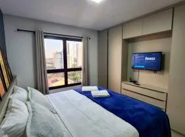 Estúdio com Quarto Privativo, TV e Cama Super King