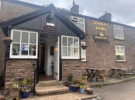 The Stanley Arms Hotel，位于Langley的酒店