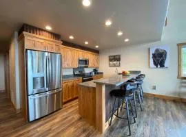 Cozy Luxury Townhome in Exclusive Eagle Bend - The Flathead