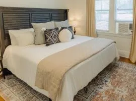 Historic Revival King Bed Midtown Memphis 70 Fast WiFi Free Parking Yes Pets