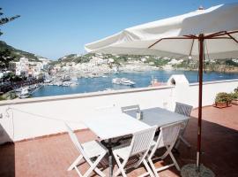 Marbnb Appartamenti Ponza Centro porto Appartamento Cupola，位于蓬扎的酒店