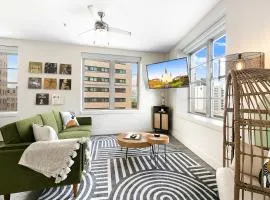 Luxury 2-Bedroom Condo Steps Away from the French Quarter
