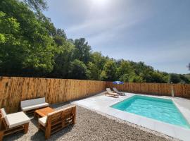 Holiday home with private pool ''Lux Banja Luka''，位于巴尼亚卢卡的酒店