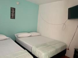 Hotel y restaurante la feria，位于Concepción的酒店