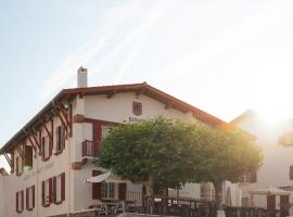 AUBERGE KOSKENIA，位于比达尔的青旅