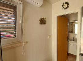 Apartman Aenona，位于宁的酒店