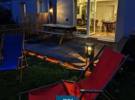 Le Rocky Lodge Large cottage with wooden deck and private garden next to Fontainebleau Forest
