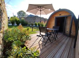 Cottage climatisé avec terrasse privative et kitchenette，位于阿夫朗什的酒店