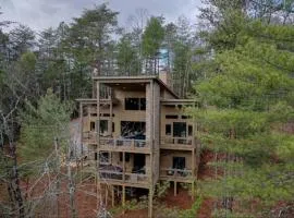 Secluded Luxury Lodge Near Downtown Blue Ridge - Great Views