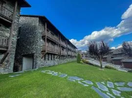 Casa Elegancia, Pleta de Saga