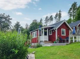 Awesome Home In Henån With House Sea View