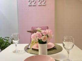 Apartman 22 22，位于斯雷姆斯卡米特罗维察的酒店