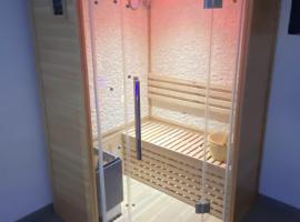 Studio équipé Sauna Jacuzzi 27m2，位于塞纳河畔埃皮奈的酒店