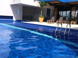 Wyndham Garden Cartagena，位于卡塔赫纳的带停车场的酒店