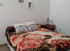 Casa para 6 con cochera-Maragus，位于波萨达斯的酒店