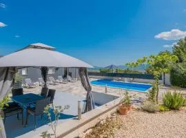 Awesome Home In Imotski With Wifi, Private Swimming Pool And Outdoor Swimming Pool