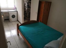 Appartement idéalement situé，位于圣丹尼斯的酒店