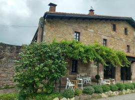 hotel el nogal de quijas，位于Quijas的酒店