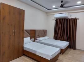Kshipranjali Divine Home Stay，位于乌贾因的度假短租房