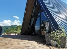 Stone Chalets - LUNA，位于亚伊采的酒店
