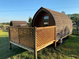 Glamping pod, seven acre farm campsite，位于林肯的豪华帐篷营地