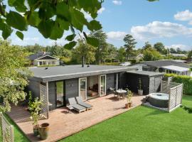 Awesome Home In Grenaa With Kitchen，位于格雷诺的酒店