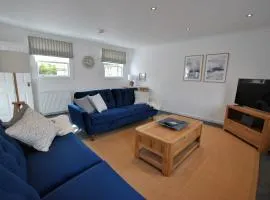 Murrays Neuk- stylish coastal apartment
