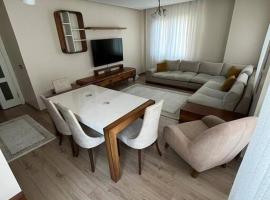 Luxury Apartment In The Center 7 Min Walking Distance to Metrobus，位于厄森尤特的豪华酒店