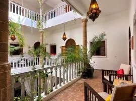 Les Terrasses d'Essaouira - Yoga Studio，位于索维拉的住宿加早餐旅馆