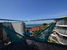 9 Middlecombe - Luxury Apartment at Byron Woolacombe, only 4 minute walk to Woolacombe Beach!