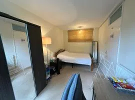 Private Room near Canary Wharf