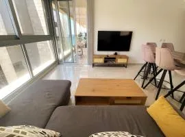 2BR luxury Boutique apartment With balcony on the beach