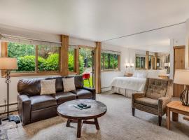 Laurelwood Condominiums 302，位于斯诺马斯村的酒店