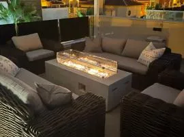 PMT22 - Luxury villa with private heated pool and jacuzzi