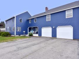 6BR Biddeford Home Steps to Hills Beach，位于比迪福德的酒店