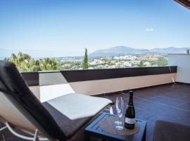 Luxury apartment with panoramic views - Marbella，位于埃斯特波纳火烈鸟高尔夫球场附近的酒店