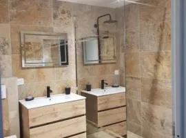 Le Studio d Aurélie avec SPA été en pleine campagne et proche de toute commodité