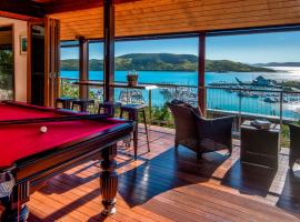 The Boathouse - Luxury Holiday House Jacuzzi 2 Buggies，位于汉密尔顿岛的酒店