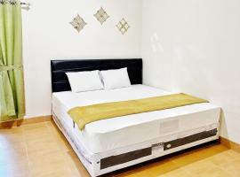Adipura Guesthouse Syariah Mitra RedDoorz near Terminal Nganjuk，位于Nganjuk的酒店