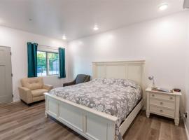 Amazing Hotel In Hurricane With 1 Bedrooms And Wifi，位于哈里肯的酒店