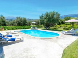 Villa Felenia - Private Pool，位于Vryses的酒店